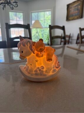 Enesco White Ceramic Unicorn Rocking Night Light with Teddy Bear Accent